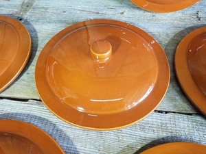 lot 162 image: Group Redwing Pottery 9 Lids