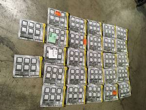 Lot of Defiant 40 Lumens Accent Light Combo with Remote Control (6-Pack)  Customer Returns See Picture