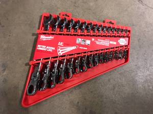 Milwaukee 144-Position Flex-Head Ratcheting Combination Wrench Set SAE (15-Piece) Customer Returns See Picture