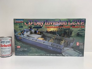 lot 17 image: Large Lindberg D-Day Invasion L.C.V.P. Model Kit w Army & Navy Personnel Figures