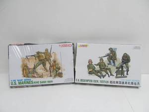 lot 113 image: Set of 2 Dragon Figure Kits - U.S. Marines & U.S. Helicopter Crew, Vietnam