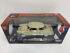 lot 126 image: Highway 61 Collectibles 1951 Studebaker Commander Diecast Model