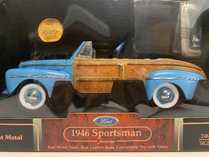 lot 143 image: Signature Series 1943 Ford Sportsman w Real Wood Panel, Leather Seats & Convertible Top by Road Signature