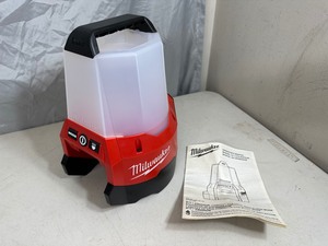 lot 10 image: Brand New Milwaukee M18 18-Volt 2200 Lumens Cordless Radius LED Compact Site Light with Flood Mode