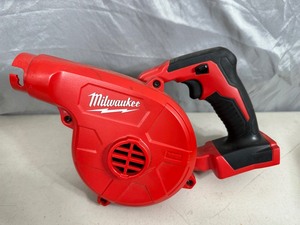 lot 20 image: Milwaukee M18 18V Lithium-Ion Cordless Compact Blower