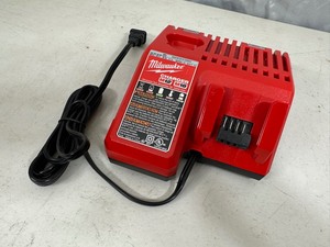 lot 21 image: Milwaukee M12 and M18 12-Volt18-Volt Lithium-Ion Multi-Voltage Battery Charger
