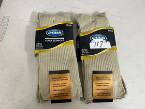 lot 36 image: 4 New Pair of Dr. Scholls Ultra Comfort Socks.