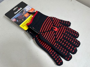 lot 49 image: New Pair of Char-Broil High Performance Grilling Gloves