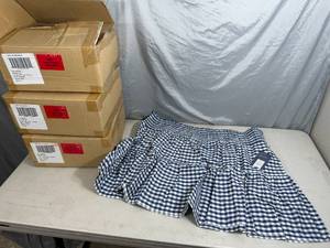 lot 173 image: 18 New Skirts - Size 2X and 3X