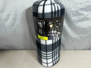 lot 181 image: New 12-Volt Heated Travel Blanket