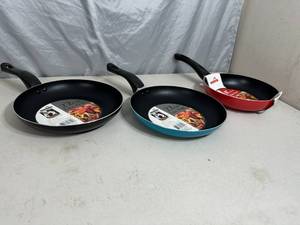 lot 204 image: 3 New Aluminum Frying Pans