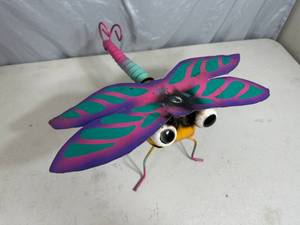 lot 217 image: Recycled Metal Dragonfly