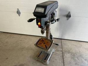 lot 7 image: Masterforce 12 inch Drill Press - Needs Work
