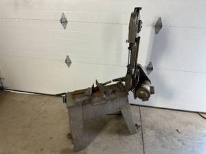 lot 8 image: Duracraft Horizontal Band Saw - Needs Work