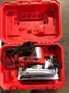 Milwaukee 15 Amp 7-14 in. Tilt-Lok Circular Saw with Hard Case Customer Returns See Pictures