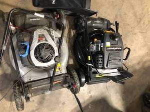 Lot of Assorted Lawn Mowers For Parts  Customer Returns See Pictures