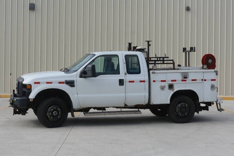 2009 Ford Super Duty F-250 SRW 4WD SuperCab 142 XL Tool Truck