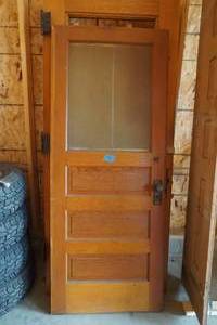lot 8 image: vintage doors
