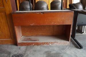 lot 15 image: cabinet