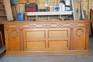 lot 18 image: Judge Chambers desk