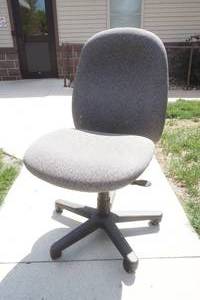 lot 74 image: office chair