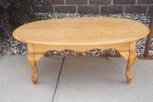 lot 77 image: coffee table