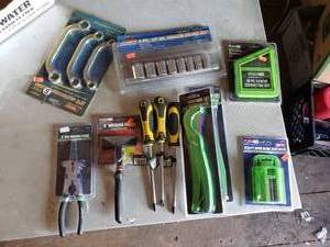 Tools PH Screwdrivers, Screw Extractor Set, Obstruction Wrench Set, Sockets, Welding Pliers, MM Die Set, Tubing Cutters