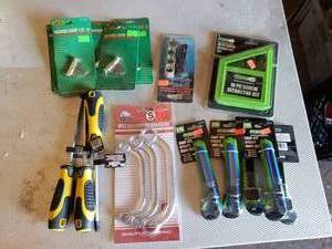 Tools Screw Extractor Set, Utility Knives, Spark Plug Rethreader, PH Screwdrivers, Feeler Gauges, Obstruction Wrenches