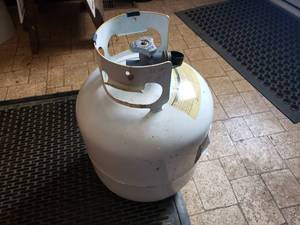 Full 20 lb Propane Tank