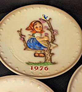 Hummel Annual Plate Collection