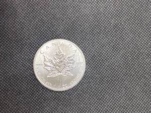 2011  BU One Ounce Silver  Canada Maple Leaf Coin