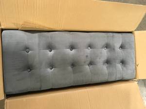 Uixe 40.5 in. L Gray Velvet Rectangle Bench Ottoman with StorageCustomer Returns See Pictures