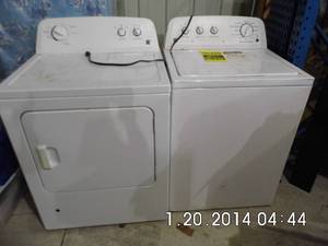 lot 2 image: Kenmore Washing Machine with matchi...