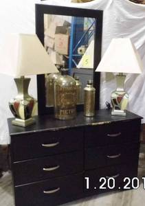 lot 5 image: Dark tone 6-drawer dresser with mirror,