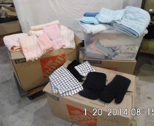 lot 25 image: Huge Assortment of towels to suit everyones wants or needs Bath towels, beach towels, hand towels, kitchen towels and more