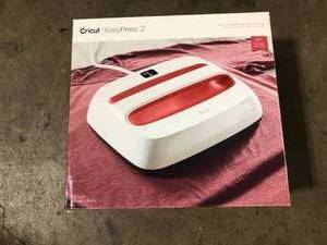 lot 17 image: Cricut EasyPress 2 12 in. x 10 in. Heat Press Machine in Raspberry Customer Returns See Pictures