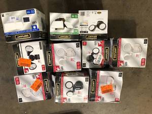 lot 2 image: Lot of Assorted Outdoor Lighting Various Conditions Customer Returns See Pictures