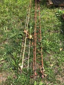 lot 22 image: 10 FT METAL TOWERS