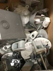 lot 61 image: ASSORTED ELECTRICAL ITEMS