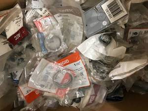 lot 62 image: ASSORTED ELECTRICAL ITEMS