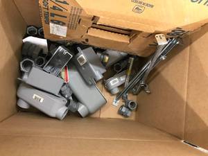 lot 121 image: ASSORTED ELECTRICAL ITEMS