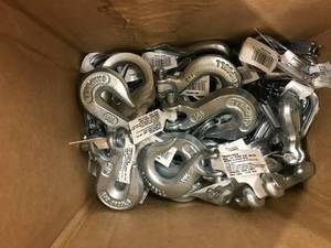 lot 133 image: ASSORTED METAL HOOKS