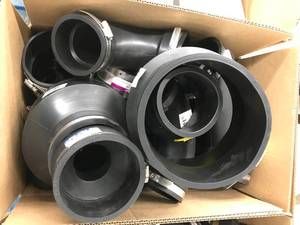 lot 139 image: ASSORTED BLACK RUBBER PLUMBING PARTS