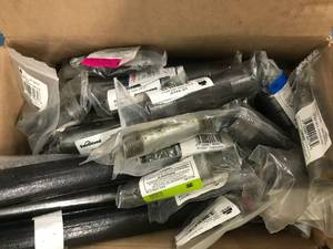 lot 142 image: SMALL BOX OF ASSORTED GALVENIZED NIPPLES