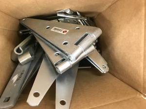 lot 151 image: ASSORTED HINGES