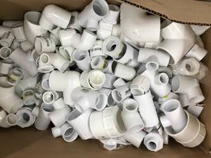 lot 188 image: BOX OF ASSORTED WHITE PVC PLUMBING ITEMS