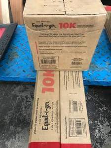 lot 47 image: EQUILIZER 10K HITCH AND SWAY BARS