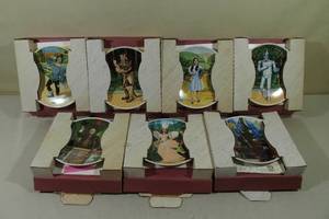 lot 2 image: Wizard of Oz Collector Plates