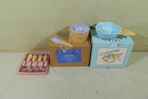 lot 3 image: Ice Cream Theme Bowls and Spoons