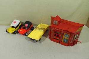 lot 14 image: Vintage Toys - Corvette, Dune Buggies